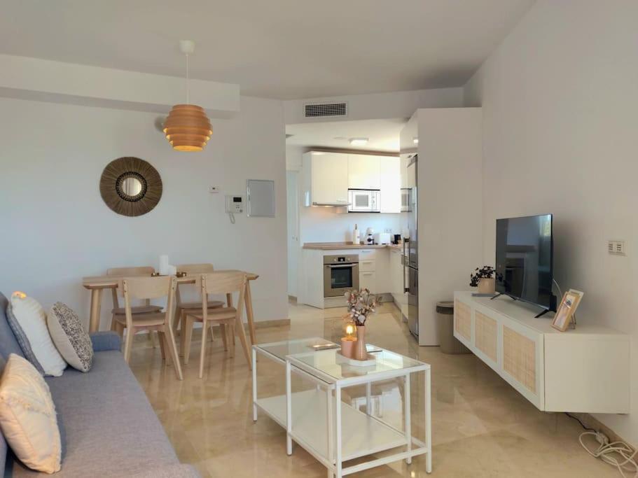 Moderno Con Vistas Al Mar, Piscina & Parking Appartement